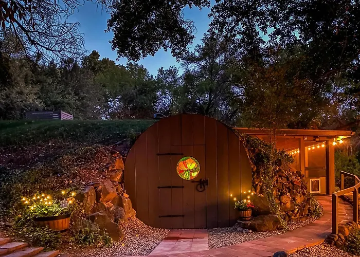 Myrinn-hobbit On The Creek Storybook Holiday home